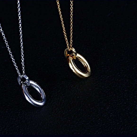 Simple Interlocking Necklace, 18KTGold/Platinum Plated - Picture 4 of 7